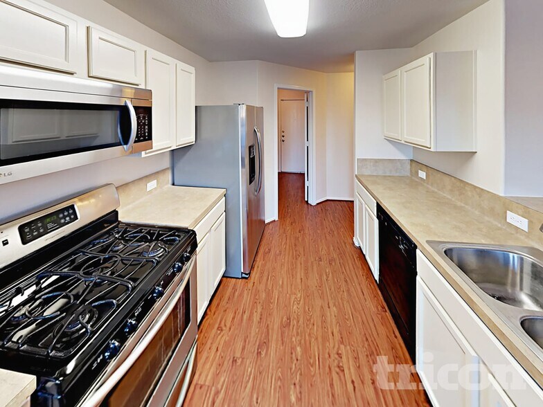 Building Photo - 8227 Radial Ct