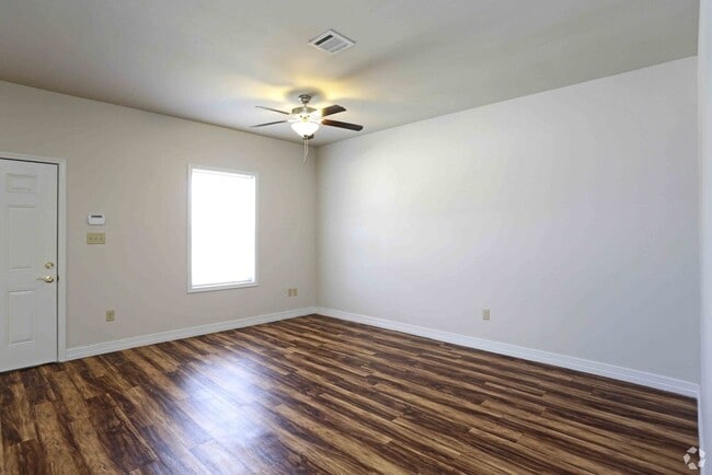 Building Photo - 621 Fieldstone Ln
