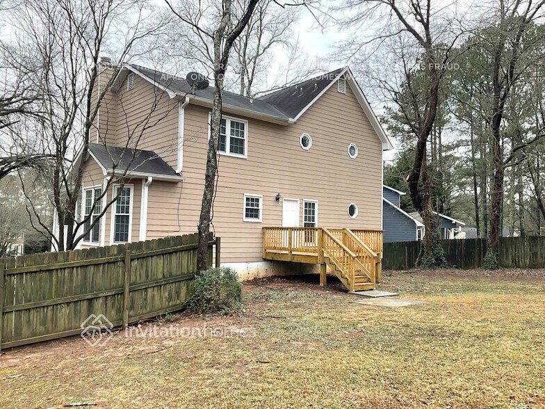 Building Photo - 2300 Springs Ct