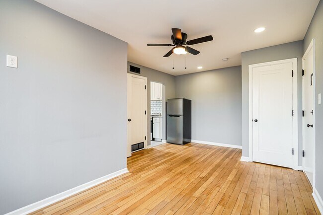 Building Photo - 10-20 E. Deshler Ave