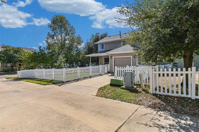 Building Photo - 1227 Cardigan St