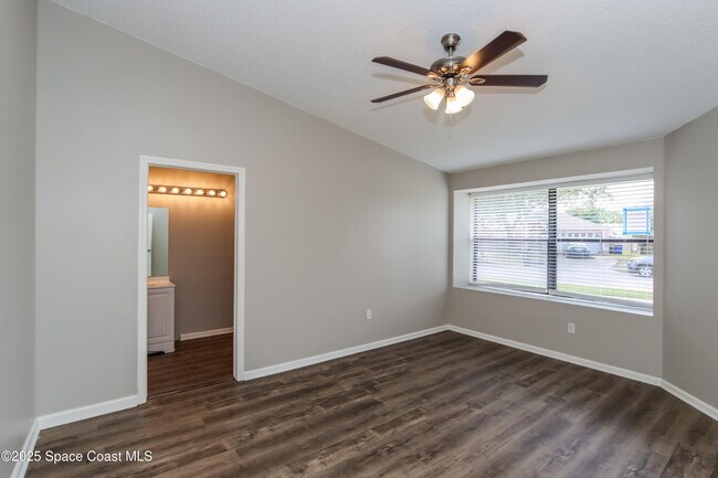Building Photo - 1228 Sleepy Hollow Ln