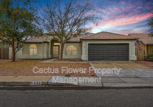 Building Photo - 691 W Fairview St