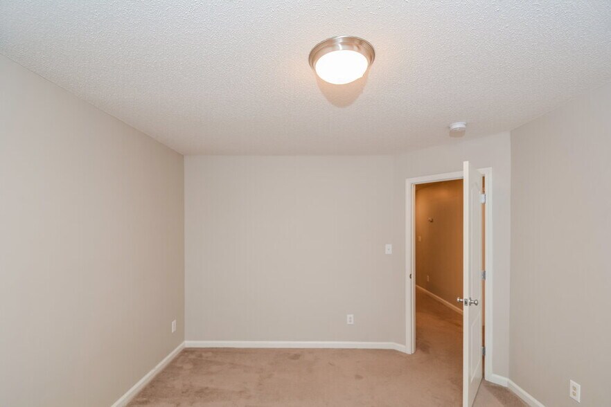 Building Photo - 2766 Windchase Dr