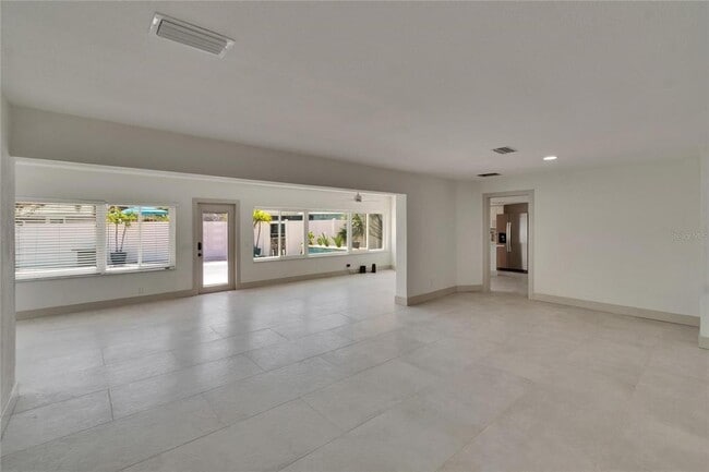 Building Photo - 1492 Sea Gull Dr S