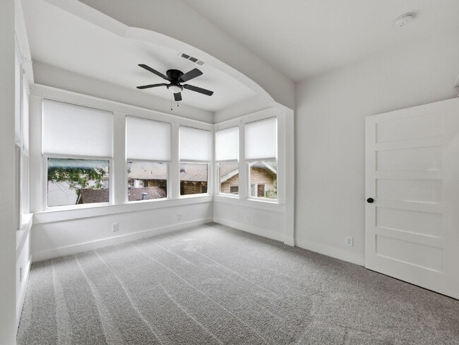 Building Photo - "Elegant 4-Bedroom 2.5-Bath Victorian Charm Meets Modern Luxury!"