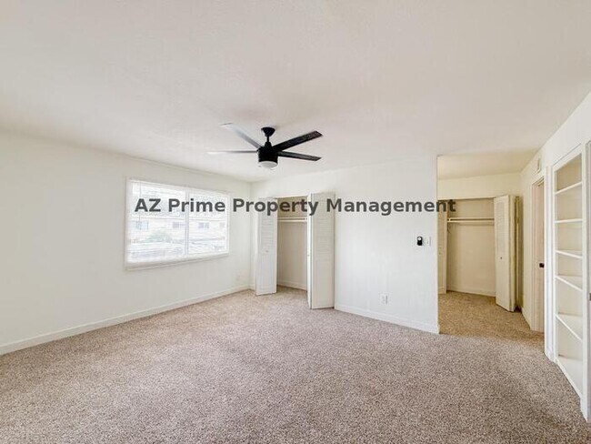 Building Photo - 4440 W Solano Dr N