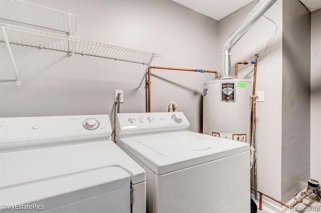 Building Photo - 6151 Helen St