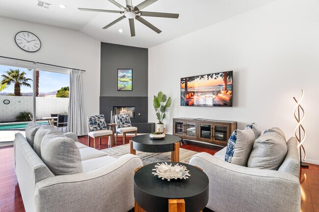 Building Photo - 79535 Dandelion Dr