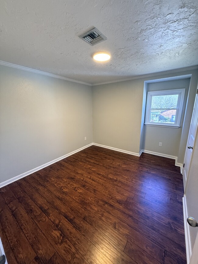 Building Photo - 151 Cherokee Dr