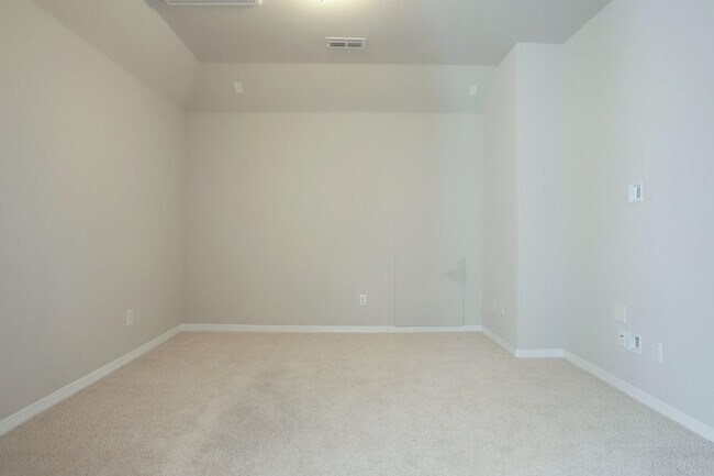 Building Photo - 3418 Pebble Creek Dr