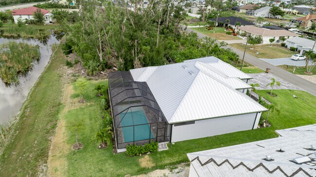 Building Photo - 3432 SW 8th St