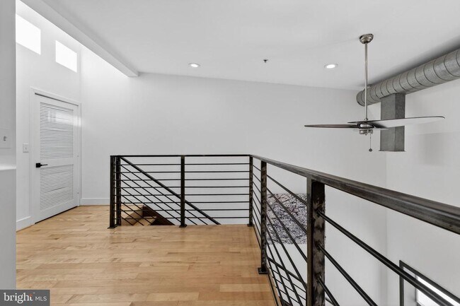 Building Photo - 1328 Maryland Ave NE