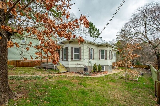 Building Photo - 1126 W Mississippi Ave