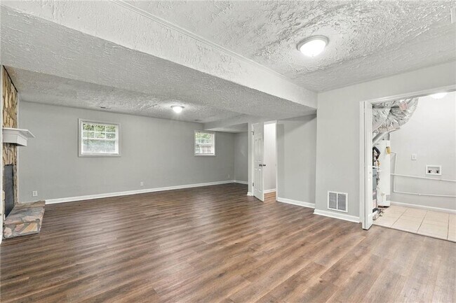 Building Photo - 2741 Oxford Dr