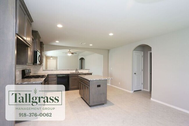 Building Photo - Brand New 4/2/2 in The Heights neighborhood!