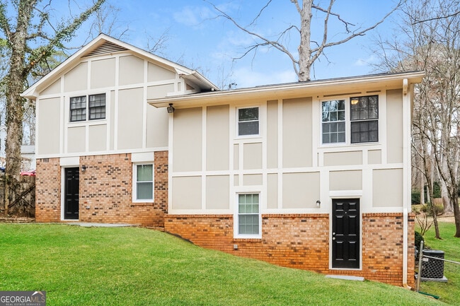 Building Photo - 4702 Lucerne Valley Rd SW