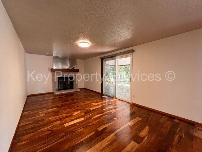Building Photo - MOVE IN SPECIAL! HALF OFF FIRST FULL MONTH...