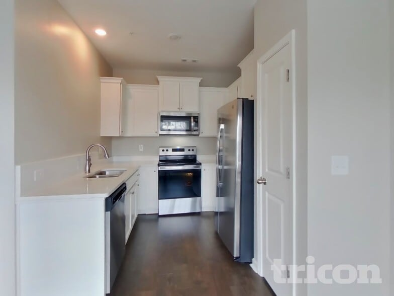 Building Photo - 704 Finse Dr