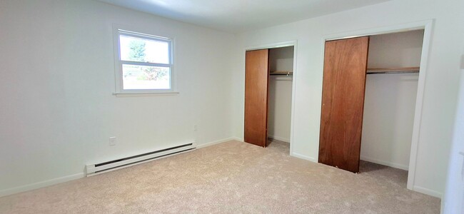 Building Photo - 2 Bedroom 1 Bathroom in Elizabethtown!