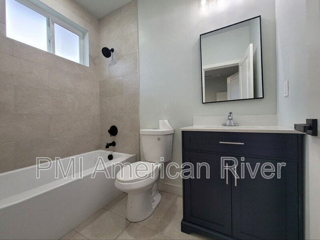 Building Photo - 219 Needles Way