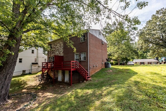 Building Photo - 223 Stribling Ave
