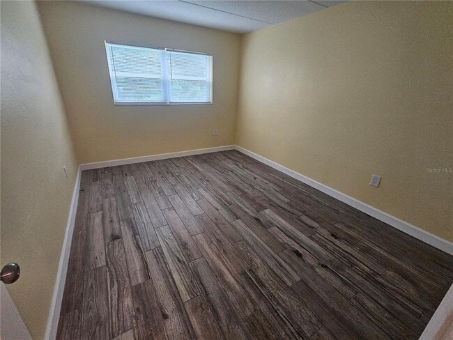 Building Photo - 2045 Alpine Rd