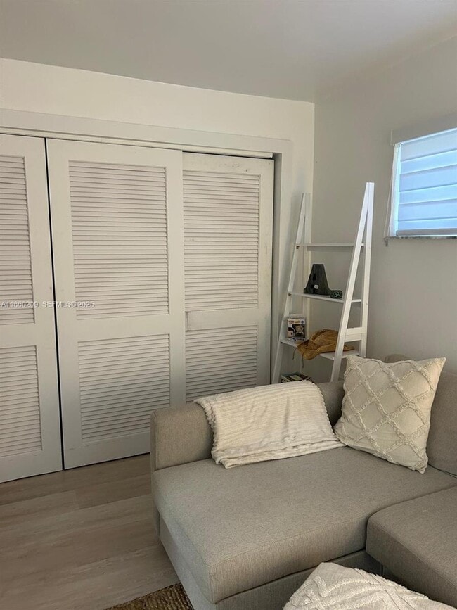 Building Photo - 3036 SW 27th Ave