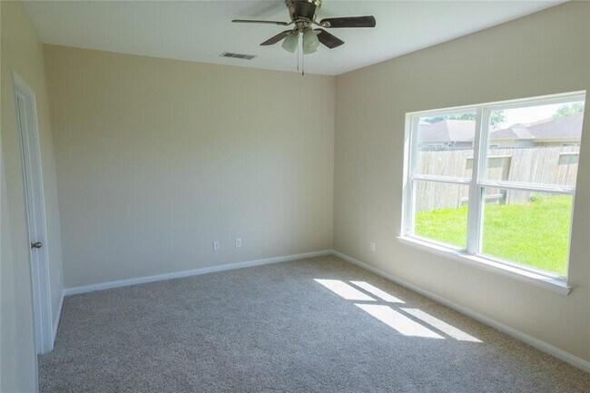 Building Photo - 5123 Harbor Palm Dr