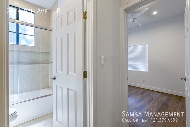 Building Photo - 2914 9th Ave