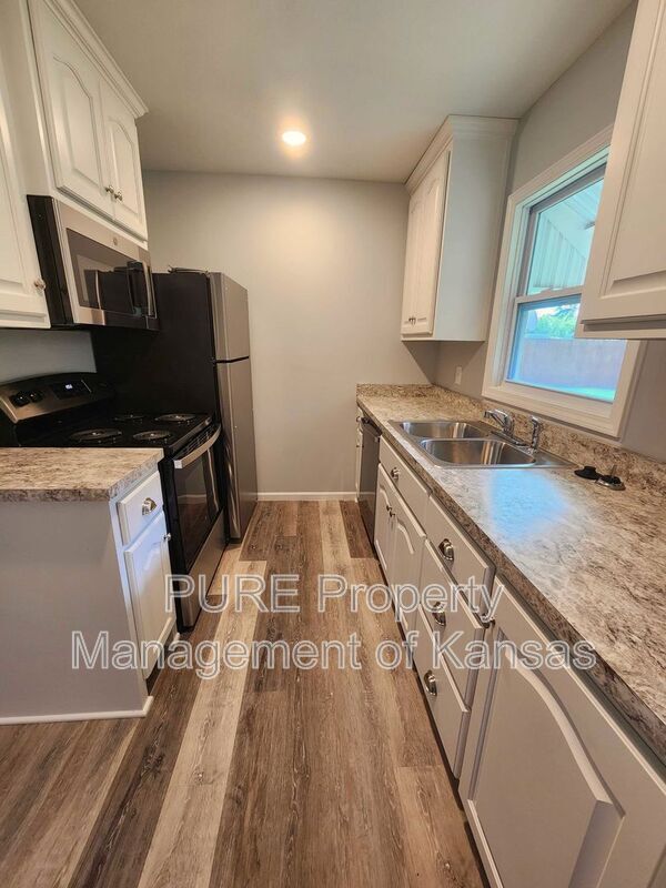 Building Photo - 2617 SW Eveningside Dr