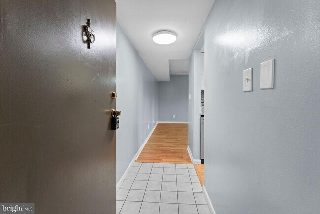 Building Photo - 6085 Majors Ln