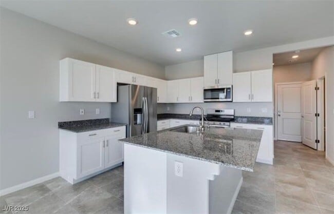 Building Photo - 7839 Morganite Ave