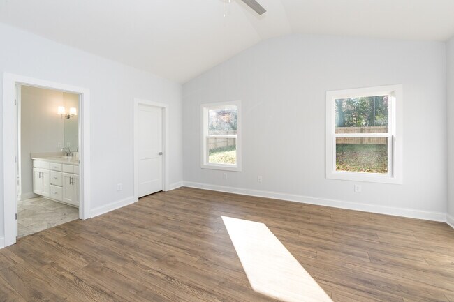 Building Photo - 805 Rodey Ave