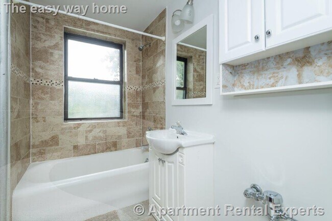 Building Photo - 123 Highland Ave