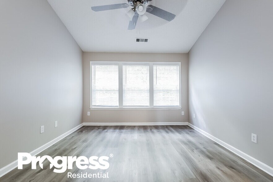 Building Photo - 2794 Regent Walk Dr