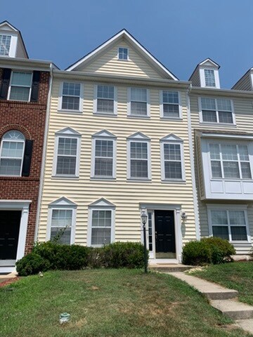 Primary Photo - 314 E Wainscot Dr