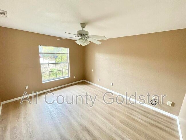 Building Photo - 2502 Trianna St