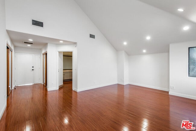 Building Photo - 7940 Vulcan Dr