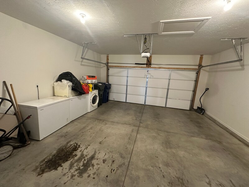 Building Photo - 813 Calista Flt