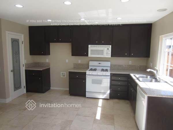 Building Photo - 11569 Dellwood Dr
