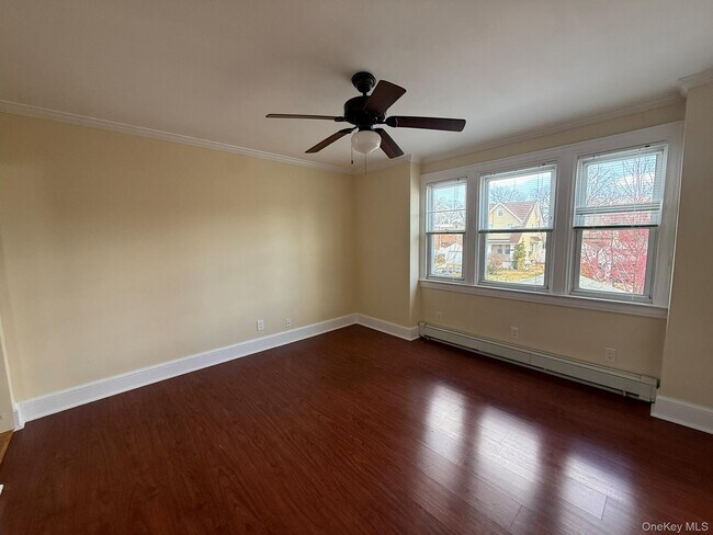 Building Photo - 30-16 154th St