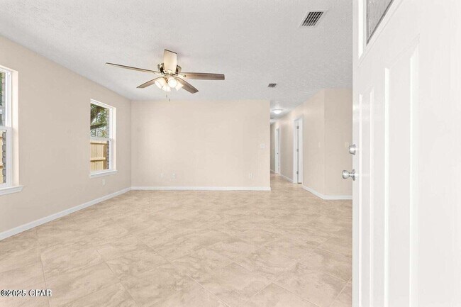 Building Photo - 711 Kirklin Ave