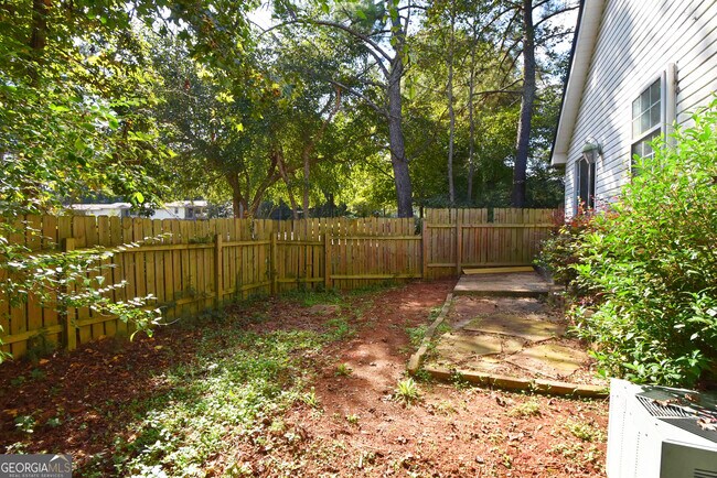 Building Photo - 700 S Fairfield Dr