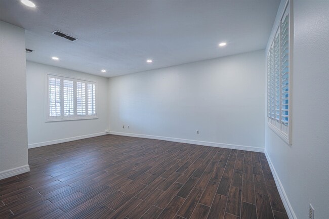 Building Photo - 226 Sunset Loop
