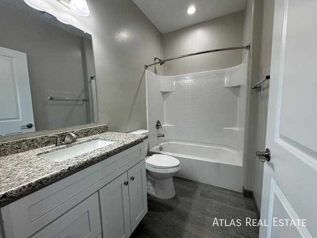 Building Photo - 802 E 35th St