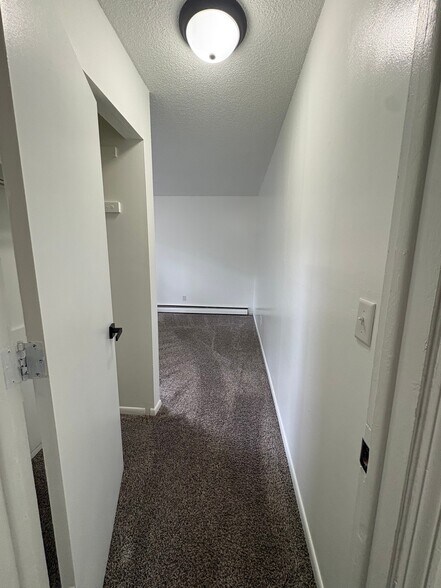 Building Photo - 595 Wagner Dr