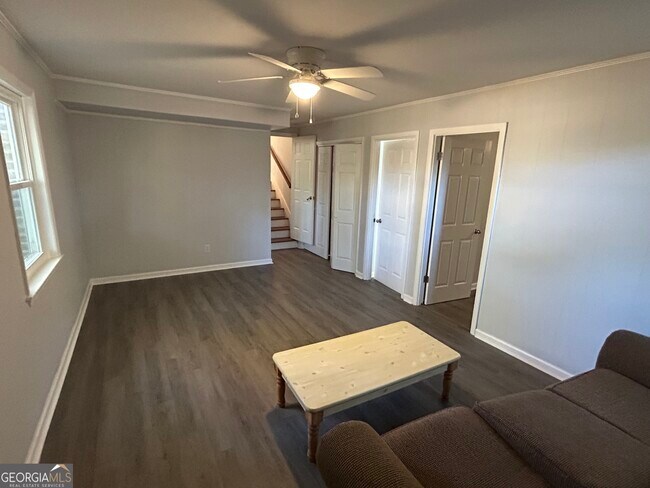 Building Photo - 116 Colonial Dr