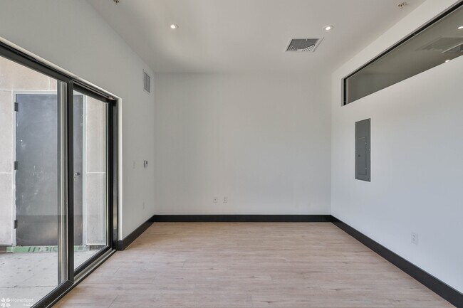 Building Photo - 45 Larry Holmes Dr