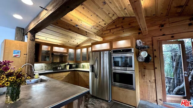 Building Photo - 3617 Maplewood Ave